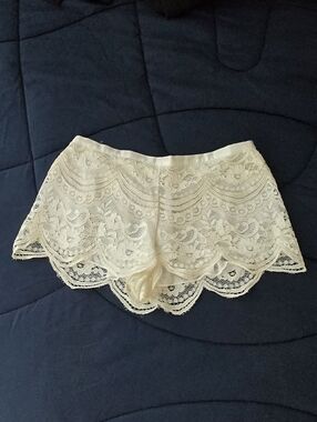 Flora Nikrooz Cream Lace Shorts Size S